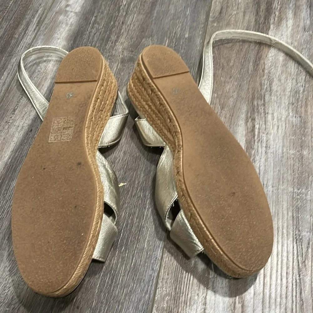 Jack Rogers Gold Espadrille Platform sandals size 8